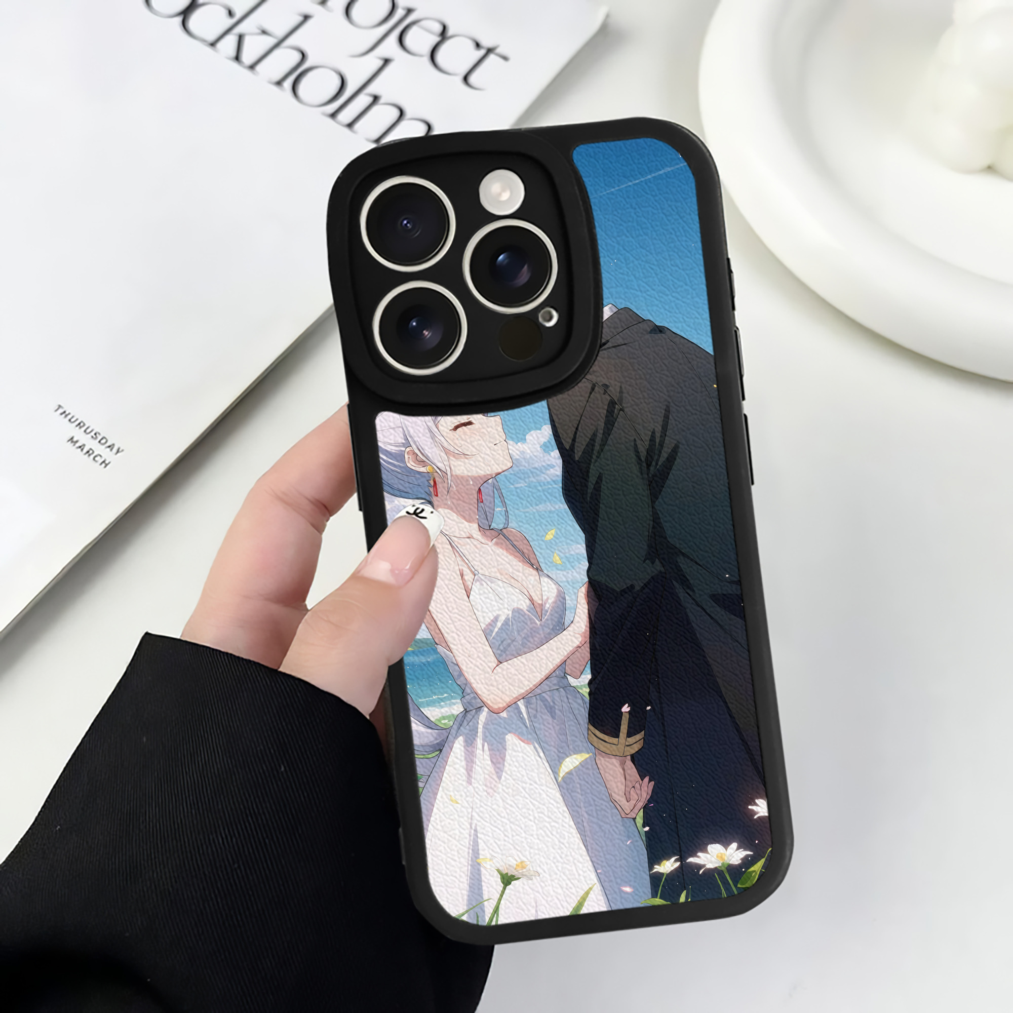 （画像用） 葬送のフリーレン Frieren 【iPhone 16シリーズ対応】シリコンスマホケース（レザー調） 材質：シリコン